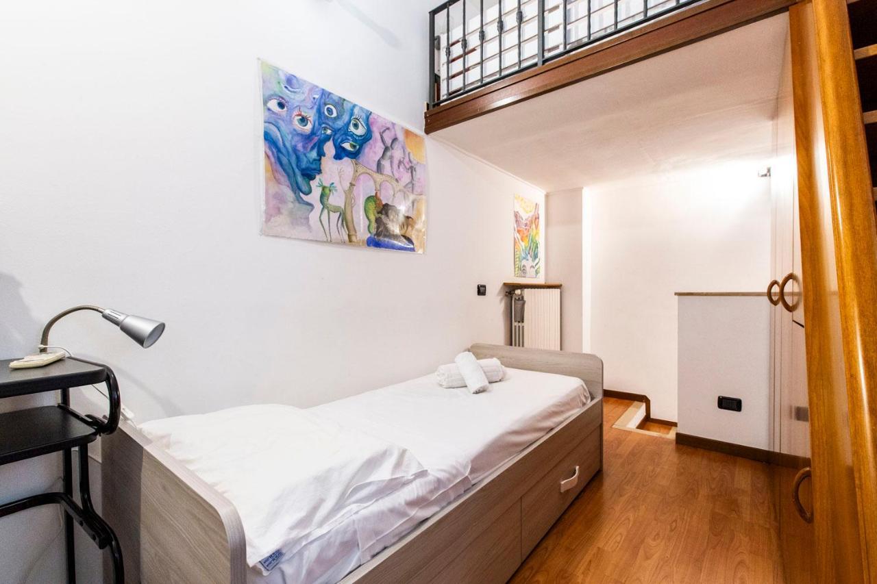 Extensive Terrace Navigli Toy Artistic Apartment Milano Esterno foto