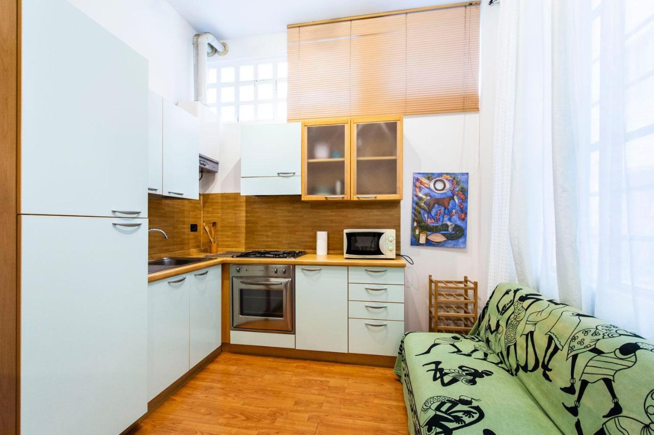 Extensive Terrace Navigli Toy Artistic Apartment Milano Esterno foto
