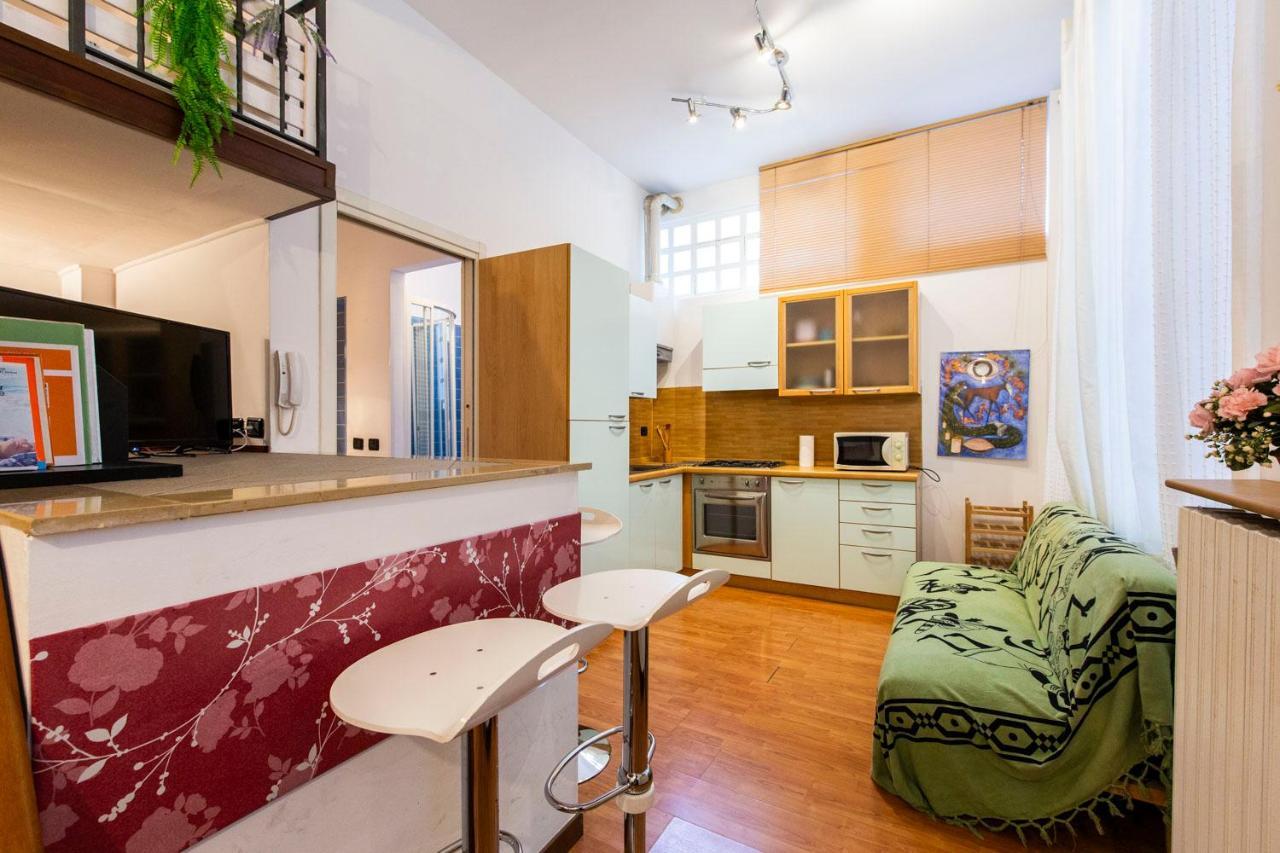 Extensive Terrace Navigli Toy Artistic Apartment Milano Esterno foto